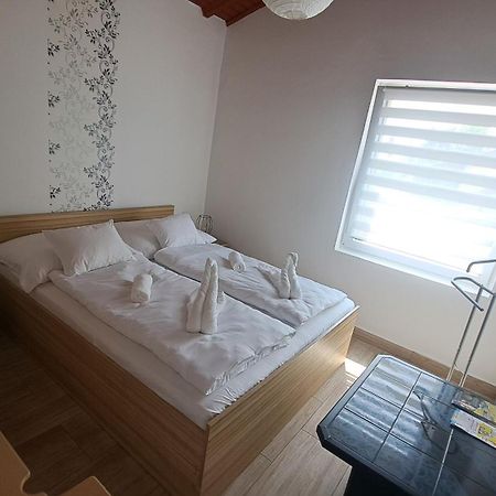 Marabella Apartmanok Hajdúszoboszló المظهر الخارجي الصورة
