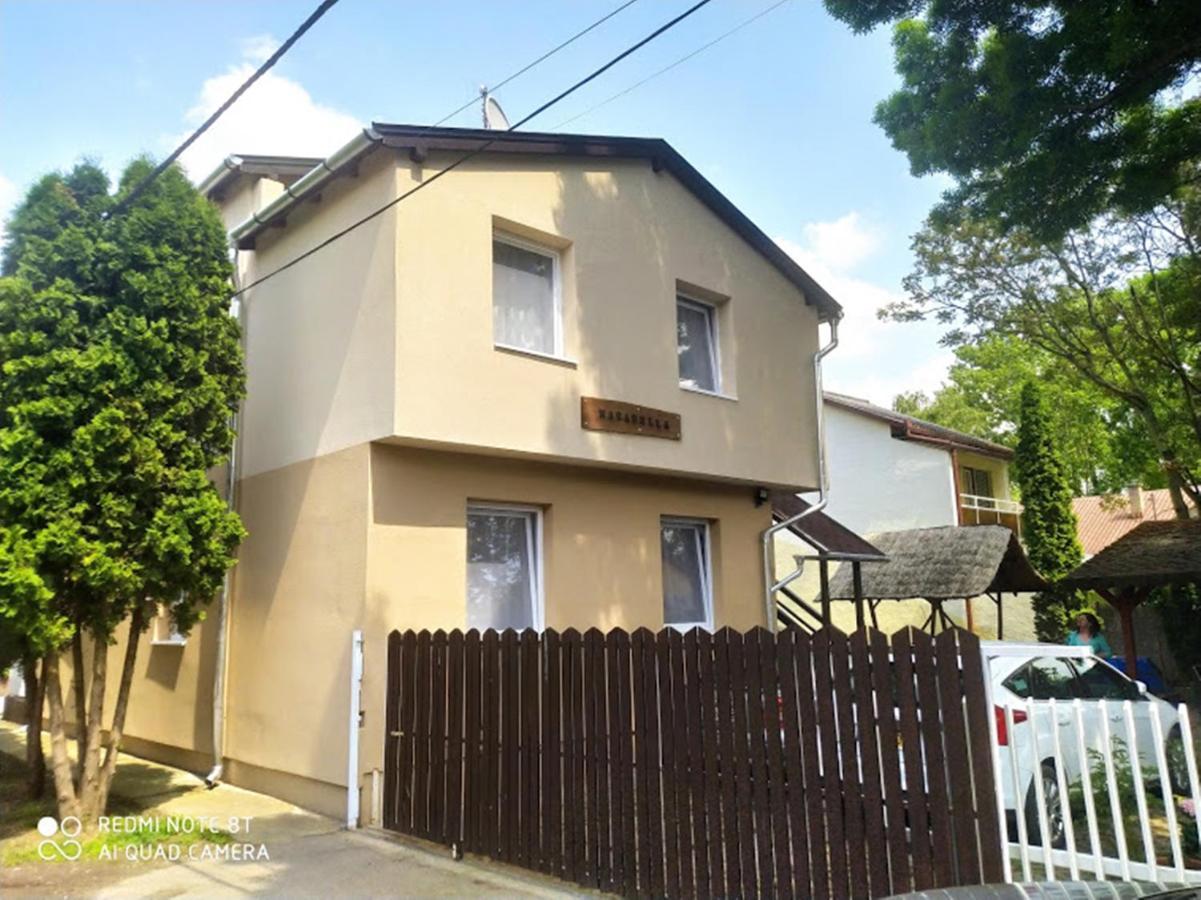 Marabella Apartmanok Hajdúszoboszló المظهر الخارجي الصورة