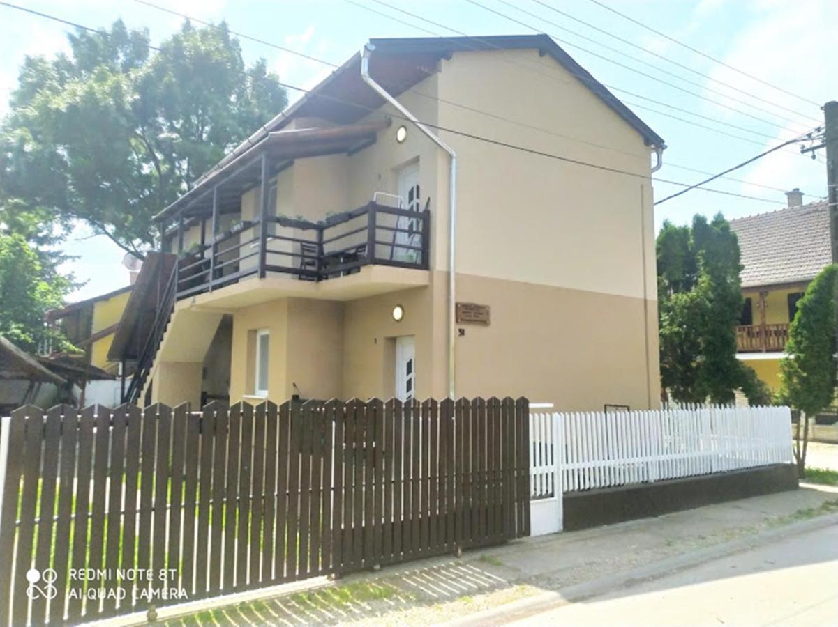 Marabella Apartmanok Hajdúszoboszló المظهر الخارجي الصورة