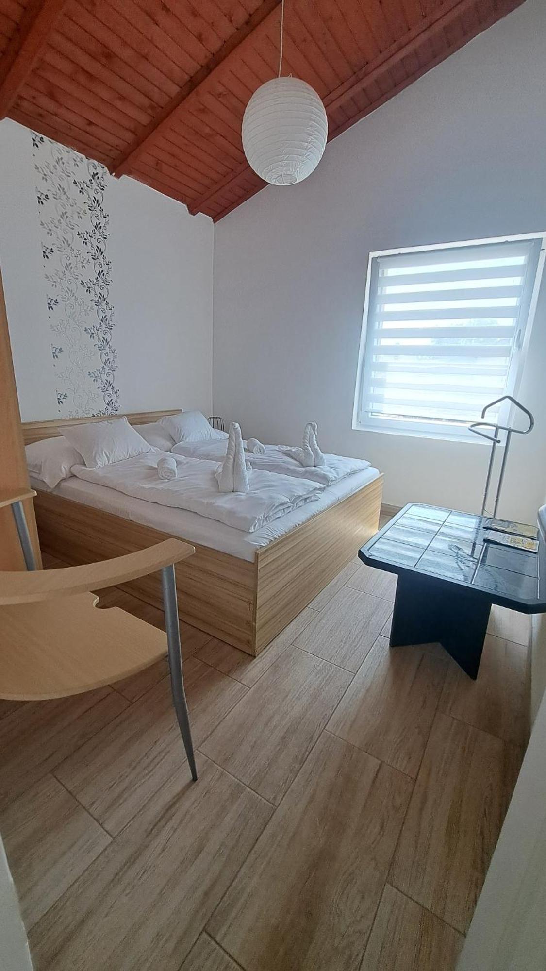 Marabella Apartmanok Hajdúszoboszló المظهر الخارجي الصورة